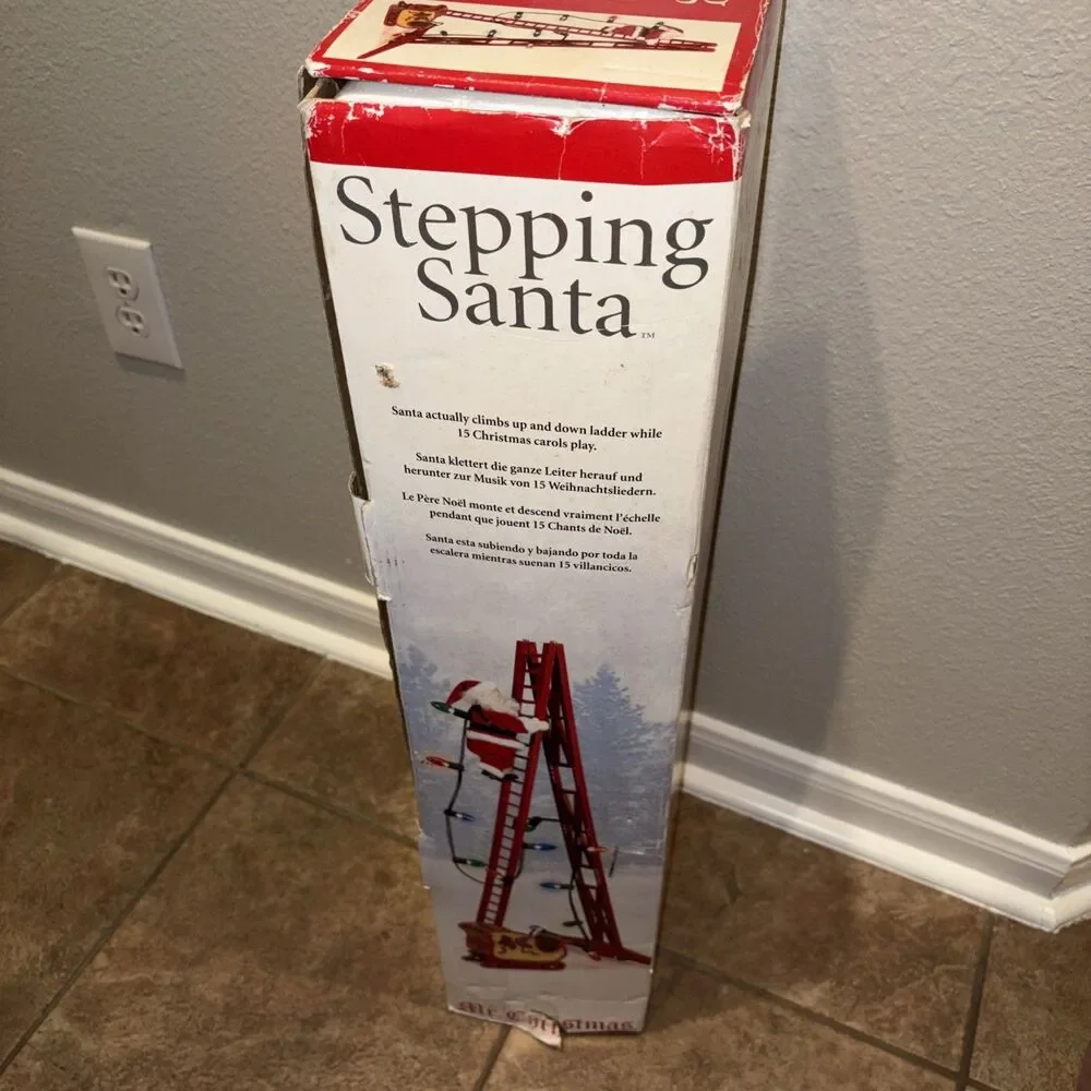 Mr. Christmas 2004 Stepping Santa Climbing Ladder Lights Plays 15 Carols